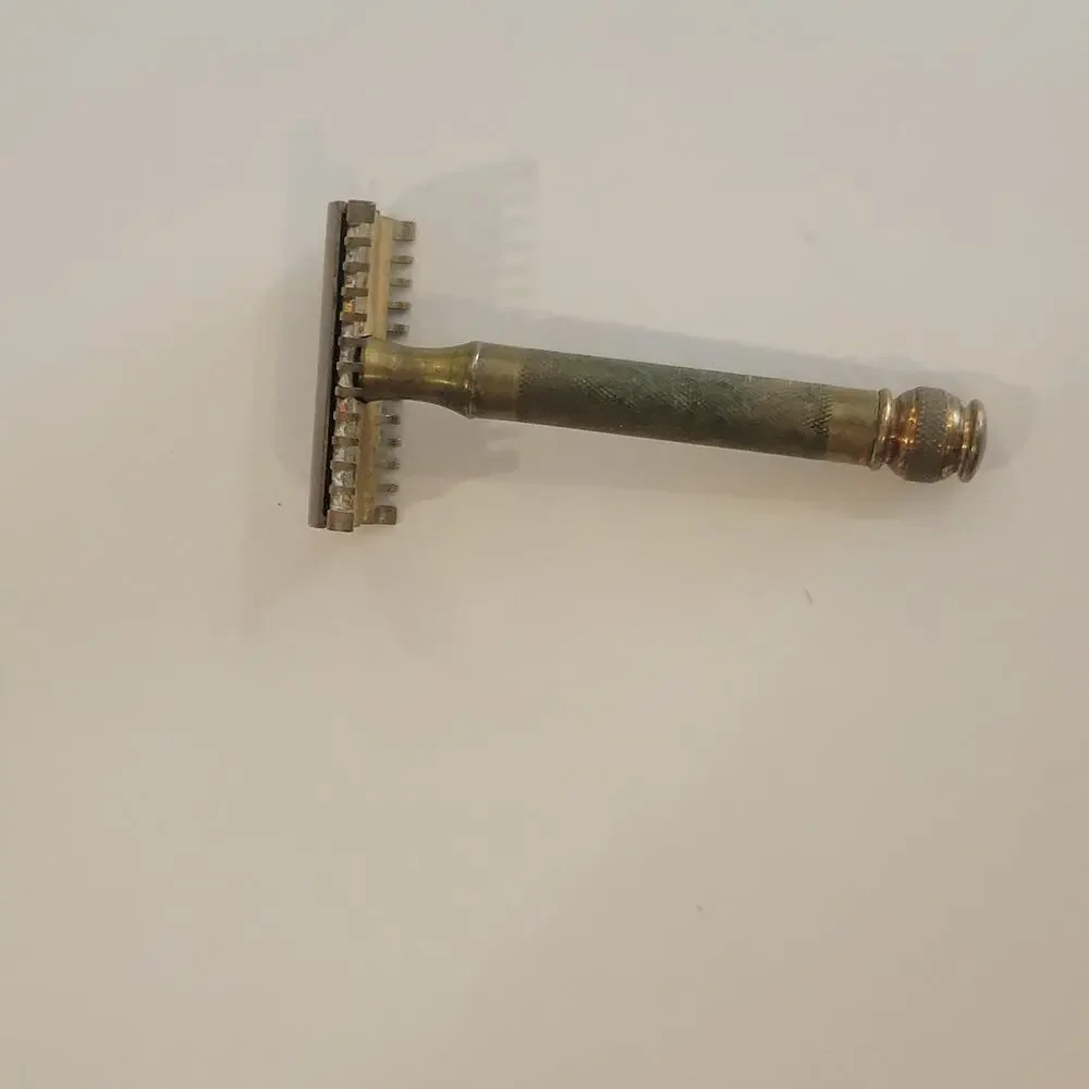 Antique Gillette Safety Razor gold tone  Made in USA pat date jan 13, 1920